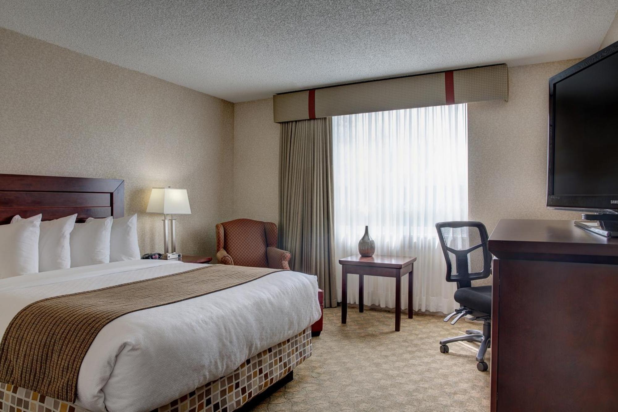 Best Western Plus City Centre Inn Edmonton Room photo